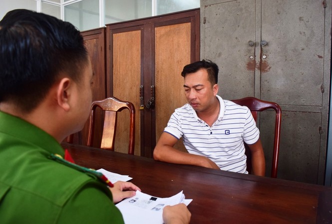 Bắt 2 cán bộ Sở Xây dựng ‘dỏm’ làm giả quyết định của tỉnh chiếm đoạt tiền tỷ Đối tượng lừa đảo Nguyễn Thành Đạt