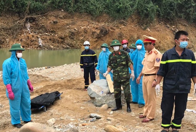 Thông tuyến lên thuỷ điện Rào Trăng 3 Ảnh: Lâm Ngọc