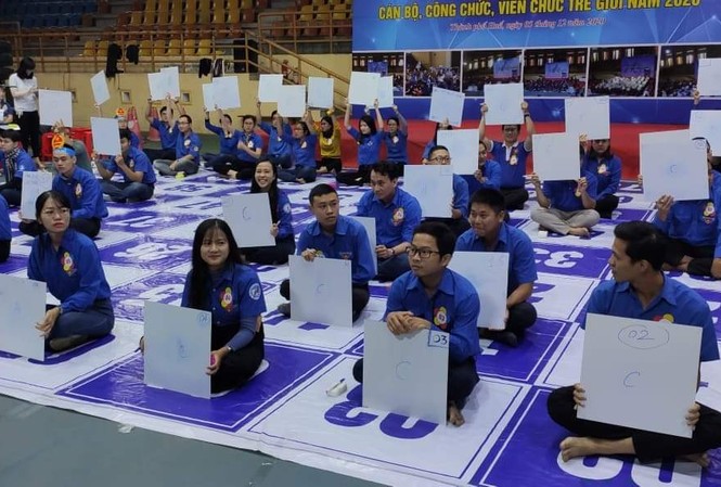 Đoàn viên thanh niên Huế hào hứng tranh tài 'Rung chuông vàng' Thi cán bộ công chức, viên chức giỏi theo hình thức "Rung chuông vàng".