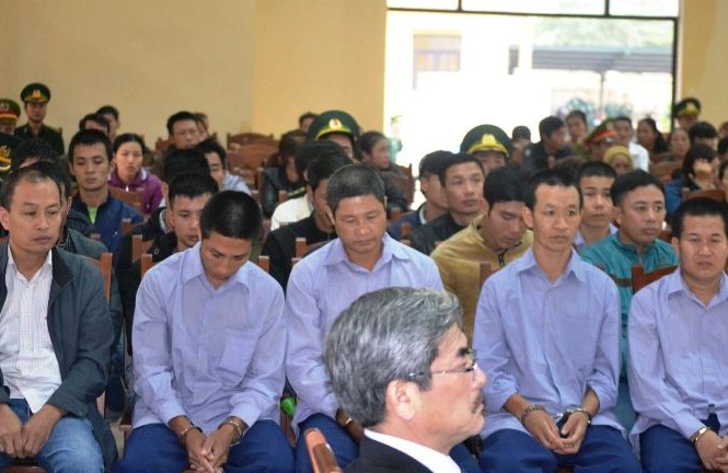 Xét xử nguyên đồn phó biên phòng vì phá rừng Xét xử nguyên đồn phó biên phòng vì phá rừng