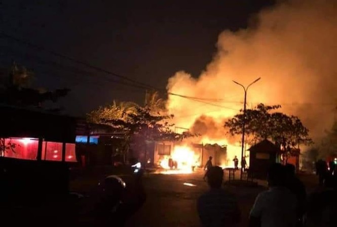 Nhà hàng ở Hội An bốc cháy trong đêm Hiện trường vụ cháy