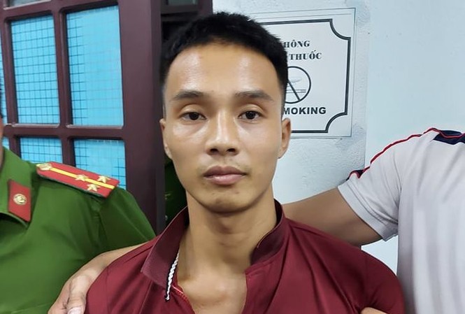 Triệu Quân Sự cày game xuyên đêm tại quán internet trước khi bị bắt Triệu Quân Sự cày game xuyên đêm tại quán internet trước khi bị bắt