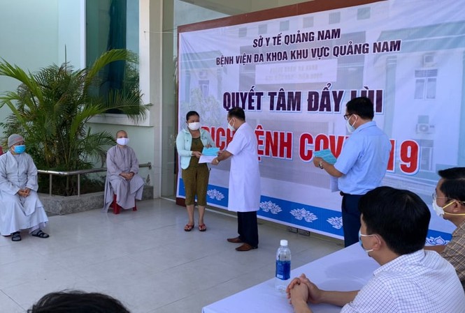 11 bệnh nhân mắc COVID-19 ở Quảng Nam khỏi bệnh xuất viện Các bệnh nhân ở Quảng Nam điều trị khỏi và xuất viện sáng nay