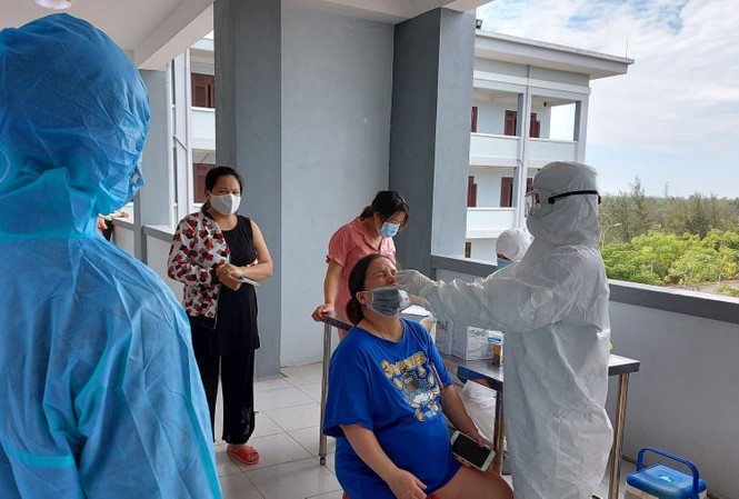 Quảng Nam theo dõi, cách ly người về từ TP. Hồ Chí Minh Để chủ động ngăn chặn nguy cơ dịch COVID-19 xâm nhập, Quảng Nam sẽ tiến hành theo dõi, cách ly người về từ vùng dịch.