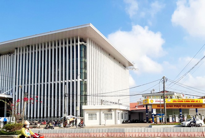 Tỉnh Cà Mau không cho tồn tại cây xăng cạnh trụ sở UBND Tỉnh Cà Mau không cho tồn tại cây xăng cạnh trụ sở UBND