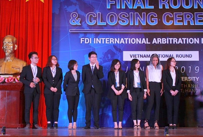 Xuất hiện đại diện Việt Nam tham dự FDI Moot Đông Nam Á Hai đội đại diện Việt Nam tham dự vong thi khu vực Đông Nam Á
