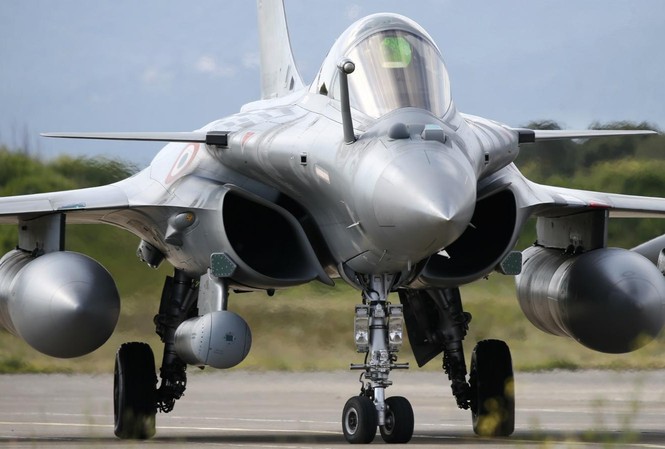 Ấn Độ chuẩn bị nhận tiêm kích đa nhiệm Rafale Máy bay chiến đấu Dassault Rafale. Ảnh: Aatish Pillai