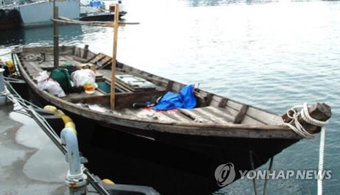 Hàn Quốc thả thuyền cá Triều Tiên vi phạm lãnh hải Hàn Quốc thả tự do cho thuyền cá Triều Tiên vi phạm lãnh hải