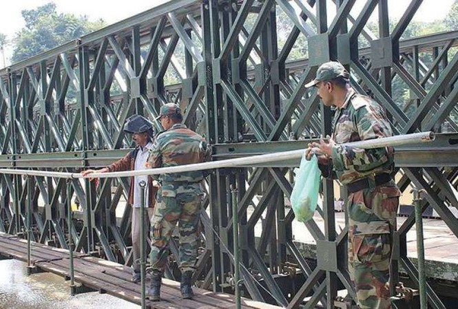 Sập cầu trong lúc huấn luyện, 9 binh sĩ Ấn Độ thương vong Một cây cầu Bailey được quân đội Ấn Độ xây dựng