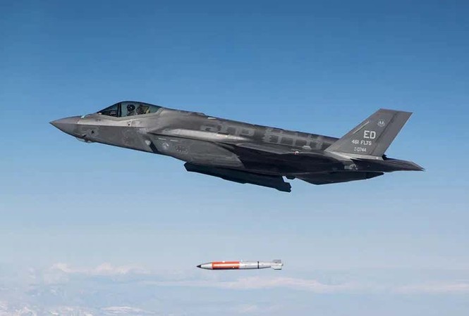 Tận thấy tiêm kích F-35 thả bom hạt nhân có tốc độ siêu thanh Tận thấy tiêm kích F-35 thả bom hạt nhân có tốc độ siêu thanh