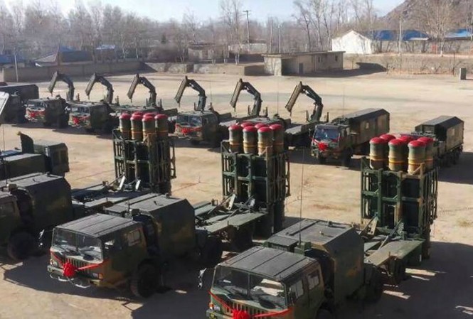Trung Quốc tăng cường loạt tổ hợp phòng không HQ-16B đến giáp biên giới Ấn Độ Trung Quốc tăng cường loạt tổ hợp phòng không HQ-16B đến giáp biên giới Ấn Độ