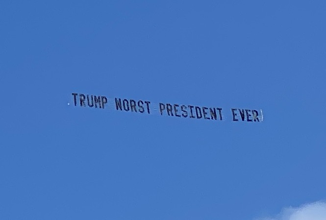 Ông Trump bị cư dân Florida chế nhạo ngay tại tư dinh Ông Trump bị cư dân Florida chế nhạo ngay tại tư dinh