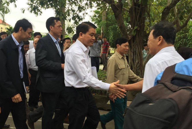 Chiều nay công bố kết quả rà soát kết luận thanh tra đất đai Đồng Tâm Chủ tịch UBND TP Hà Nội Nguyễn Đức Chung từng có cuộc đối thoại với người dân Đồng Tâm