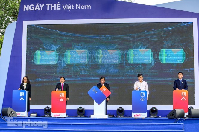 Khai mạc Sóng Festival, nhiều ưu đãi 'khủng' dành cho người tham gia Nghi lễ kick-off khai mạc Sóng Festival- Ngày Thẻ Việt Nam 2020 - Ảnh: Duy Phạm