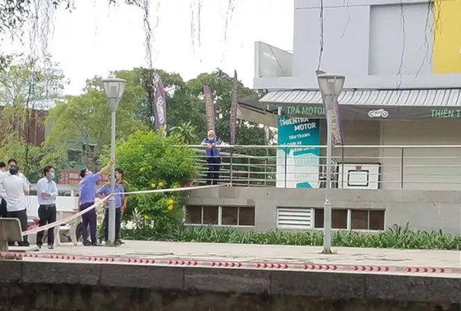 Công an vào cuộc làm rõ vụ Chi cục Trưởng THADS Bình Tân rơi lầu Các cơ quan chức năng khám nghiệm hiện trường