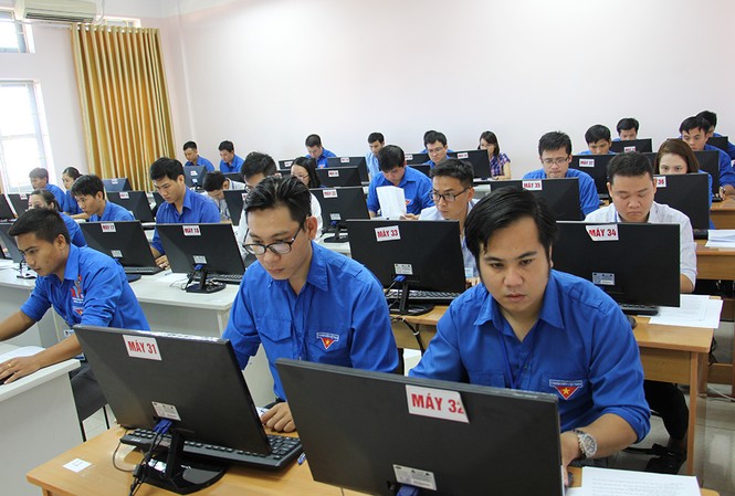 169 thí sinh tranh tài Hội thi Tin học khối cán bộ, công chức trẻ 2018 Thí sinh tranh tài tại hội thi tin học trẻ toàn quốc lần thứ 5, năm 2017.