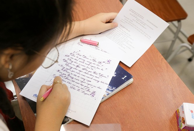 Lan tỏa những câu chuyện, hình ảnh đẹp về phòng chống dịch COVID -19 Chương trình viết chữ đẹp với thông điệp: “Nét chữ từ trái tim” dành cho các em học sinh từ lớp 1 tới lớp 9 trên cả nướC diễn ra từ 1/4-14/4/2020.