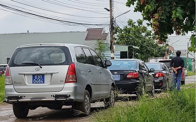 Đề nghị xử lý vụ Trưởng Đoàn ĐBQH làm đám cưới hoành tráng cho con trai Bộ Nội vụ vừa có văn bản gửi UBND tỉnh Sóc Trăng đề nghị kiểm tra và xử lý vi phạm liên quan đến việc bà Hồ Thị Cẩm Đào, Trưởng ban Dân vận Tỉnh ủy, Trưởng đoàn đại biểu Quốc hội tỉnh Sóc Trăng tổ chức đám cưới rình rang, xa hoa cho con trai.