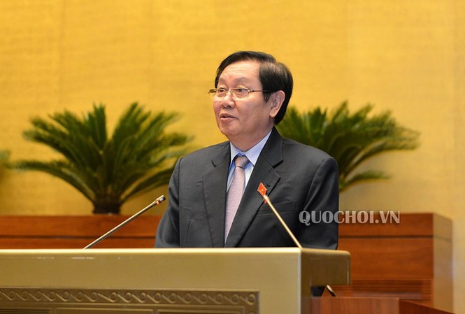 Bộ trưởng Nội vụ: 'Có những đồng chí sai phạm hiện là cán bộ cấp cao' Bộ trưởng Lê Vĩnh Tân trả lời chất vấn tại Quốc hội. ảnh: quochoi.vn
