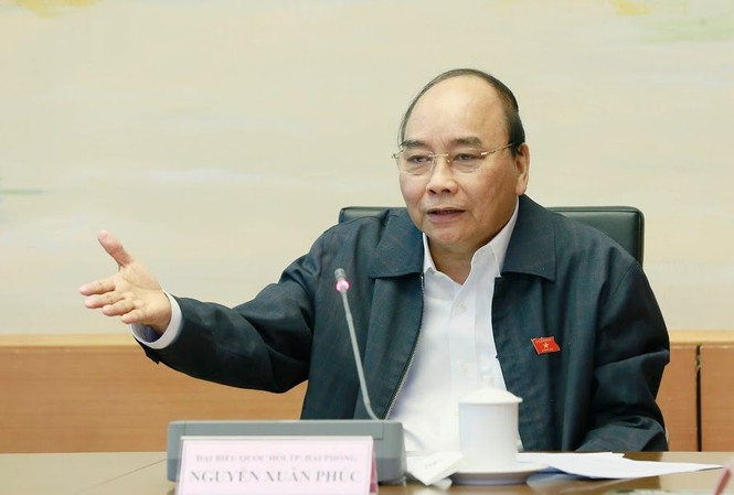 Thủ tướng Nguyễn Xuân Phúc: 'Đừng sợ dân giàu' Thủ tướng Nguyễn Xuân Phúc phát biểu tại phiên họp tổ ngày 11/11. Ảnh Như Ý