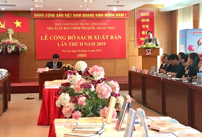 Công bố sách về kiểm soát quyền lực, chủ quyền Việt Nam Nhà xuất bản Chính trị quốc gia Sự thật công bố 15 tác phẩm có giá trị và ý nghĩa lớn