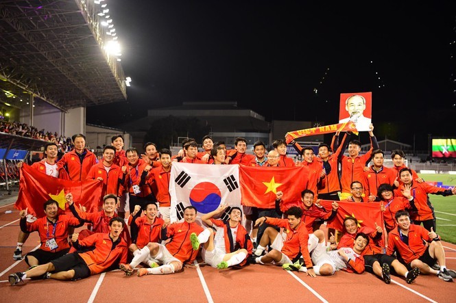 Chủ tịch Quốc hội chúc mừng đội tuyển U22 Việt Nam Vô địch SEA Games 30 là tấm huy chương lịch sử của bóng đá Việt Nam