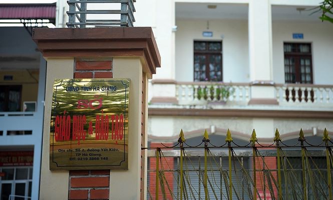 Kỷ luật cán bộ ở Hà Giang, có quyết định đóng dấu 'Mật' Việc thi hành kỷ luật cán bộ một số trường hợp còn nhẹ, chưa kịp thời, nhất là đối với những trường hợp có liên quan đến vụ việc nâng điểm trong kỳ thi PTTH năm 2018
