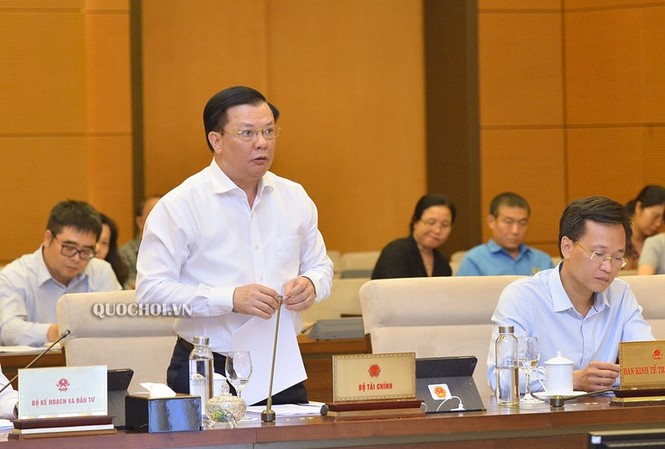 Bác đề xuất ban hành Nghị định bảo hiểm vi mô Bộ trưởng Bộ Tài chính Đinh Tiến Dũng. Ảnh QH