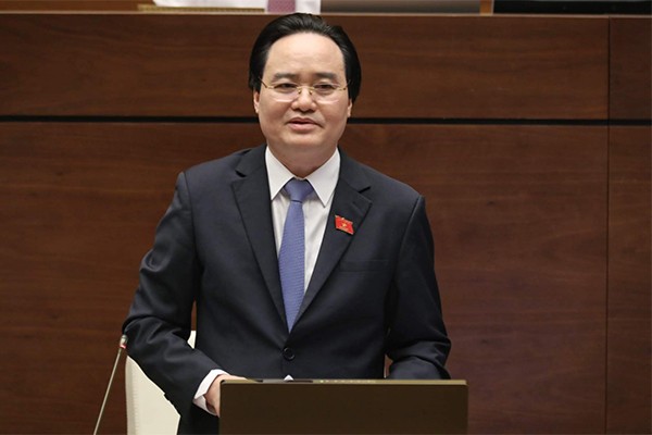Bộ trưởng Giáo dục giải trình giá SGK mới cao gấp đôi, chương trình Tiếng Việt lớp 1 nặng Bộ trưởng Bộ GD&ĐT Phùng Xuân Nhạ