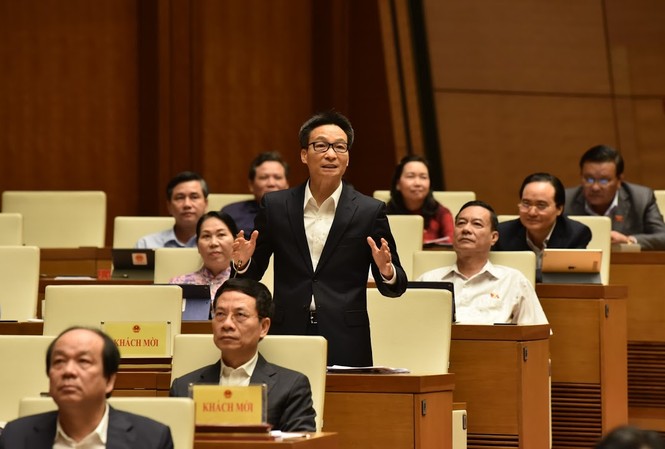 Phó Thủ tướng: SGK sai đến đâu, sai mức nào phải cơ quan chuyên môn đánh giá Phó Thủ tướng Vũ Đức Đam phát biểu tại phiên thảo luận sáng 4/11. Ảnh Như Ý