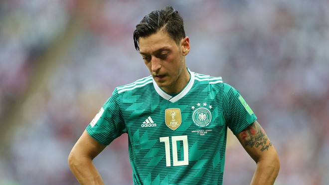 Tin nhanh World Cup: Bố Oezil khuyên con trai giã từ đội tuyển Đức Tin nhanh World Cup: Bố Oezil khuyên con trai giã từ đội tuyển Đức