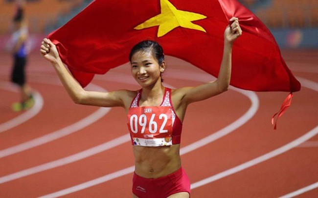 Tặng thưởng VĐV điền kinh giành thành tích cao tại SEA Games 30 Nguyễn Thị Oanh là một trong những VĐV xuất sắc nhất của điền kinh Việt Nam tại SEA Games 30