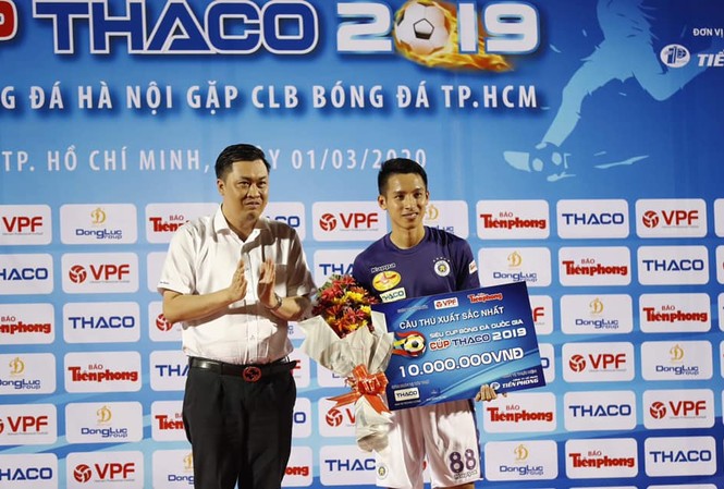Tiền vệ Hùng Dũng xuất sắc nhất Siêu Cup Quốc gia Tiền vệ Hùng Dũng xuất sắc nhất Siêu Cup Quốc gia