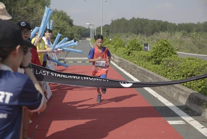 Tiền Phong Marathon: 4 runner nhí của CLB chạy bộ trẻ em mồ côi Elite tranh tài Tiền Phong Marathon: 4 runner nhí của CLB chạy bộ trẻ em mồ côi Elite tranh tài