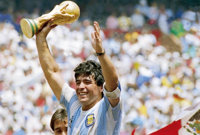 Làng bóng Việt tiếc thương huyền thoại Maradona Làng bóng Việt tiếc thương huyền thoại Maradona