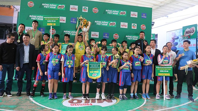 Giải bóng rổ học sinh tiểu học tìm ra nhà vô địch Đội nữ vô địch.