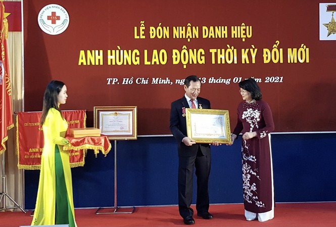 Bệnh viện xác lập 7 kỷ lục nhận danh hiệu Anh hùng lao động thời kỳ đổi mới Bệnh viện xác lập 7 kỷ lục nhận danh hiệu Anh hùng lao động thời kỳ đổi mới