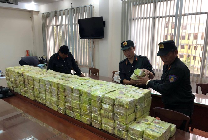 Công an TPHCM thu giữ hơn 1,6 tấn ma tuý Trong vòng 9 tháng đầu năm, Công an TPHCM đã thu giữ hơn 1,6 tấn ma tuý.