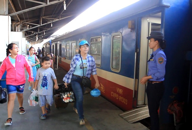 Ga Sài Gòn chuẩn bị bán gần 300.000 vé tàu Tết Canh Tý 2020 Gần 300.000 vế tàu phục vụ người dân về quê sẽ được bán.
