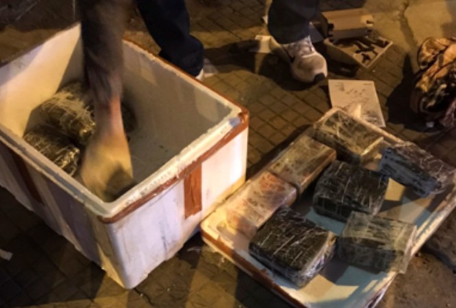 Tạm giữ 2 đối tượng trong đường dây mua bán ma tuý xuyên quốc gia Lượng lớn ma tuý bị thu giữ.
