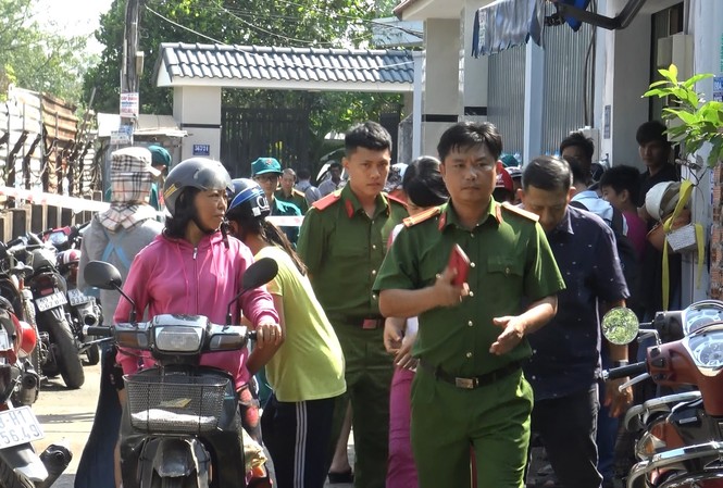 Vụ cháy làm 5 người chết ở Sài Gòn: Tìm mọi cách cứu người nhưng bất thành Công an điều tra vụ việc.