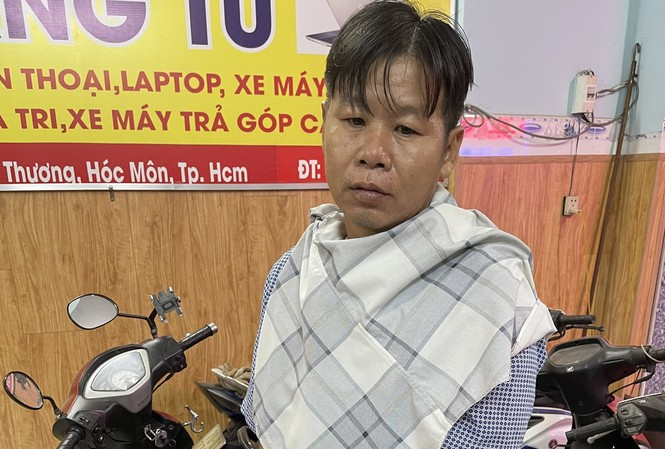 Bắt kẻ chuyên chuốc thuốc mê tài xế xe ôm, cướp tài sản Tho bị bắt sau khi thực hiện hàng loạt vụ đánh thuốc mê cướp tài sản tài xế xe ôm.