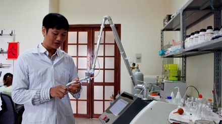 Máy chữa vết thương không cần kháng sinh lọt vào 10 sự kiện KHCN của năm Sản phẩm máy chữa lành vết thương không cần kháng sinh là 1 trong 10 sự kiện KH&CN tiêu biểu 2016.