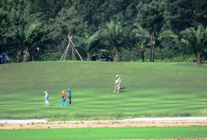 Giải tỏa 3 cây xăng, 50 kiốt giáp sân bay Tân Sơn Nhất Dự án sân golf Tân Sơn Nhất đã được Bộ Quốc phòng kiểm tra, rà soát và có báo cáo Thủ tướng Chính phủ. Ảnh Việt Văn