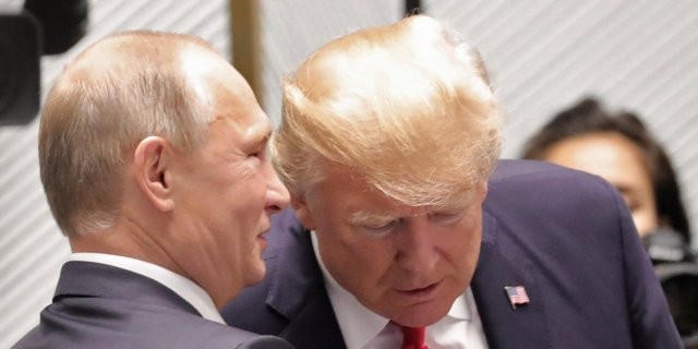 Điện Kremlin bất ngờ tiết lộ lí do Nga không muốn trở lại G7 Tổng thống Nga Putin và Tổng thống Mỹ Donald Trump. Ảnh: Reuters