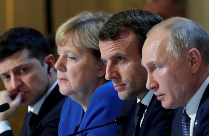 Bộ tứ Normandy thống nhất mục tiêu ‘ổn định’ miền Đông Ukraine Từ phải sang: Tổng thống Nga Vladimir Putin, Tổng thống Pháp Emmanuel Macron, Thủ tướng Đức Angela Merkel và Tổng thống Ukraine Volodymyr Zelensky. Ảnh: Reuters