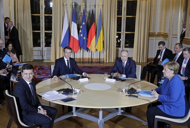 Lần đầu gặp mặt, Tổng thống Nga - Ukraine hội đàm một tiếng rưỡi ở Paris Lần đầu gặp mặt, Tổng thống Nga - Ukraine hội đàm một tiếng rưỡi ở Paris