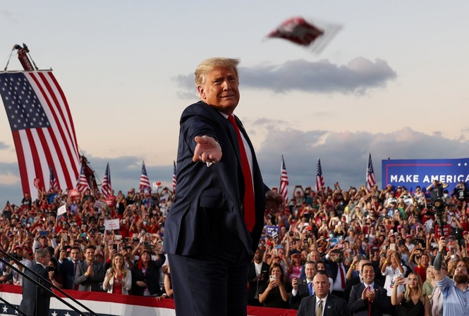 Sắp hết tiền, ông Trump 'thắt lưng buộc bụng' trong tháng cuối trước bầu cử Ảnh: Reuters