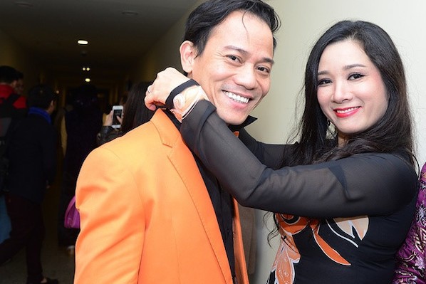 Thanh Thanh Hiền ly hôn Chế Phong - con trai Chế Linh sau 7 năm chung sống Thanh Thanh Hiền với Chế Phong thủa còn mặn nồng.