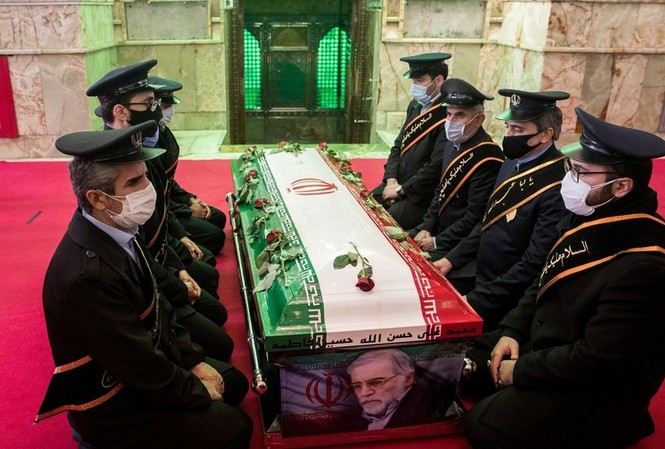 Iran bắt giữ các nghi phạm vụ ám sát chuyên gia hạt nhân Tang lễ chuyên gia Mohsen Fakhrizadeh. Ảnh: Reuters